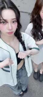 Karina feet photo thumbnail