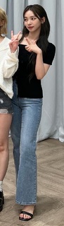 Karina feet photo thumbnail