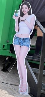 Karina feet photo thumbnail