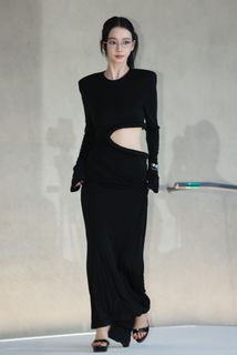 Karina feet photo thumbnail