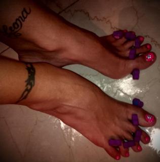 Karina Jelinek feet photo thumbnail