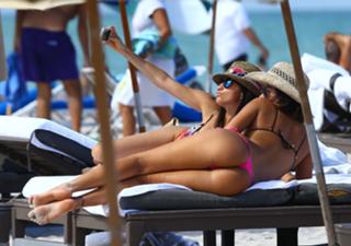 Karina Jelinek feet photo thumbnail