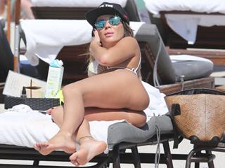 Karina Jelinek feet photo thumbnail