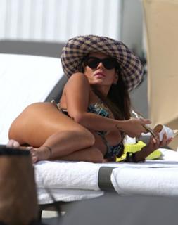 Karina Jelinek feet photo thumbnail