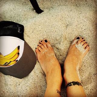 Karina Jelinek feet photo thumbnail