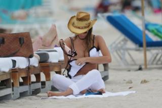 Karina Jelinek feet photo thumbnail