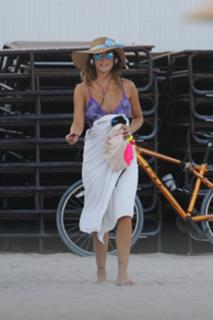 Karina Jelinek feet photo thumbnail