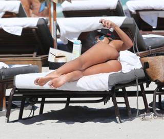 Karina Jelinek feet photo thumbnail