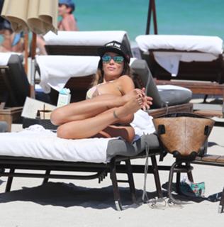 Karina Jelinek feet photo thumbnail