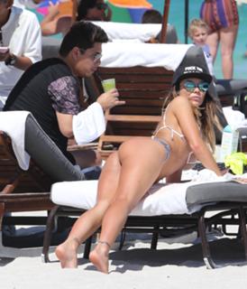 Karina Jelinek feet photo thumbnail