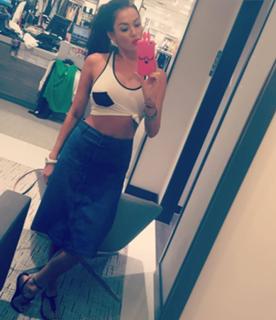 Karina Jelinek feet photo thumbnail