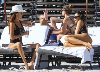 Karina Jelinek feet photo thumbnail