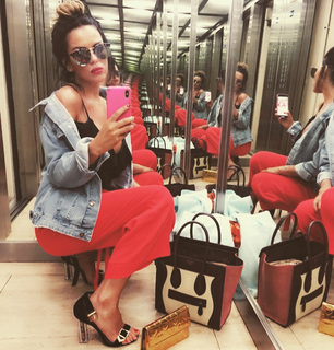 Karina Jelinek feet photo thumbnail