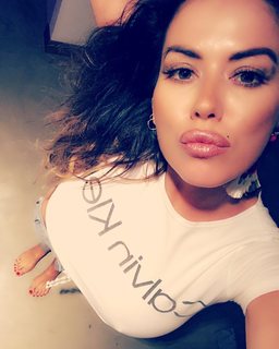 Karina Jelinek feet photo thumbnail