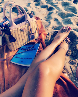 Karina Jelinek feet photo thumbnail