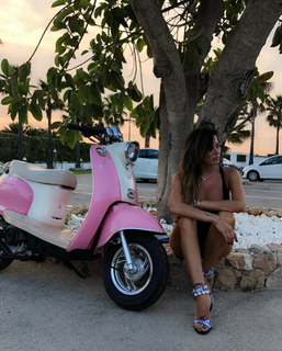 Karina Jelinek feet photo thumbnail