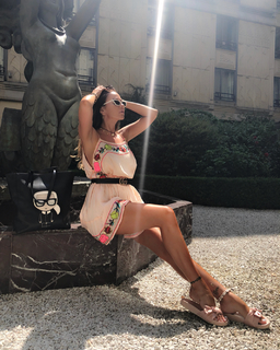 Karina Jelinek feet photo thumbnail