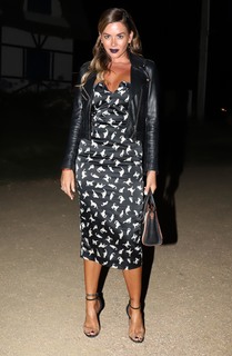 Karina Jelinek feet photo thumbnail