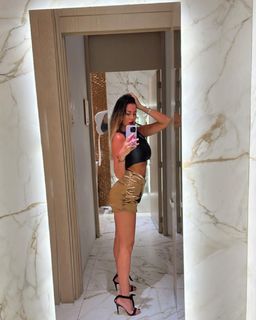 Karina Jelinek feet photo thumbnail