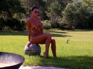 Karina Jelinek feet photo thumbnail