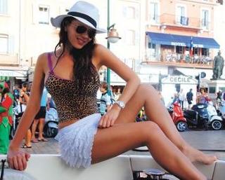 Karina Jelinek feet photo thumbnail