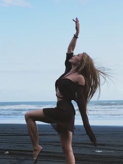 Karina Kross feet photo 3