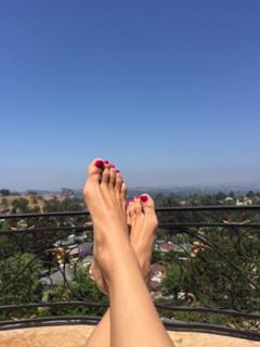 Karina Smirnoff feet photo thumbnail