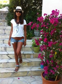 Karine Ferri feet photo thumbnail