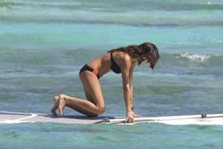 Karine Ferri feet photo thumbnail