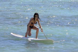 Karine Ferri feet photo thumbnail