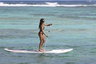Karine Ferri feet photo thumbnail
