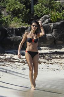 Karine Ferri feet photo thumbnail