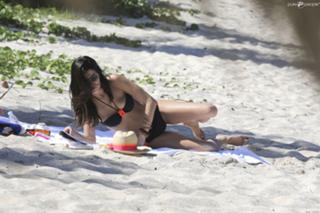Karine Ferri feet photo thumbnail