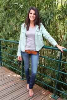 Karine Ferri feet photo thumbnail