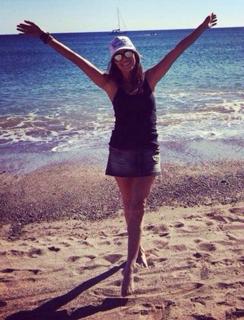 Karine Ferri feet photo thumbnail