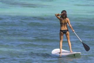 Karine Ferri feet photo thumbnail