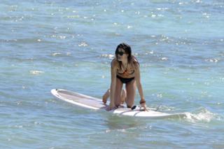 Karine Ferri feet photo thumbnail