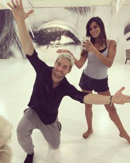 Karine Ferri feet photo thumbnail