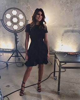 Karine Ferri feet photo thumbnail