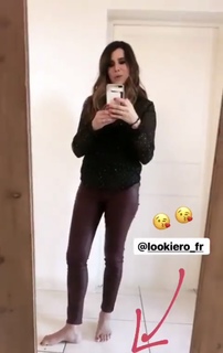 Karine Ferri feet photo thumbnail