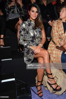 Karine Ferri feet photo thumbnail