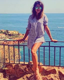 Karine Ferri feet photo thumbnail