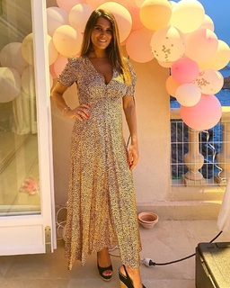 Karine Ferri feet photo thumbnail