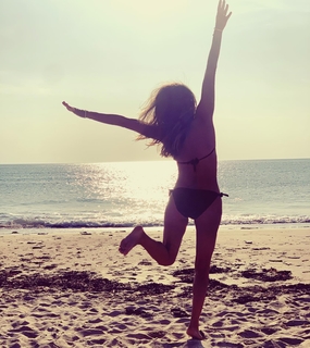 Karine Ferri feet photo thumbnail
