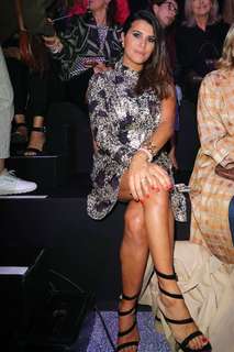 Karine Ferri feet photo thumbnail