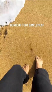 Karine Ferri feet photo thumbnail