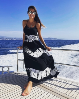 Karine Ferri feet photo thumbnail