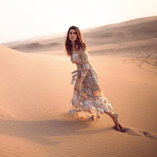 Karine Ferri feet photo thumbnail