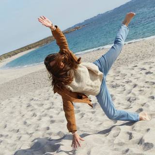 Karine Ferri feet photo thumbnail