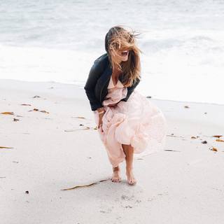 Karine Ferri feet photo thumbnail